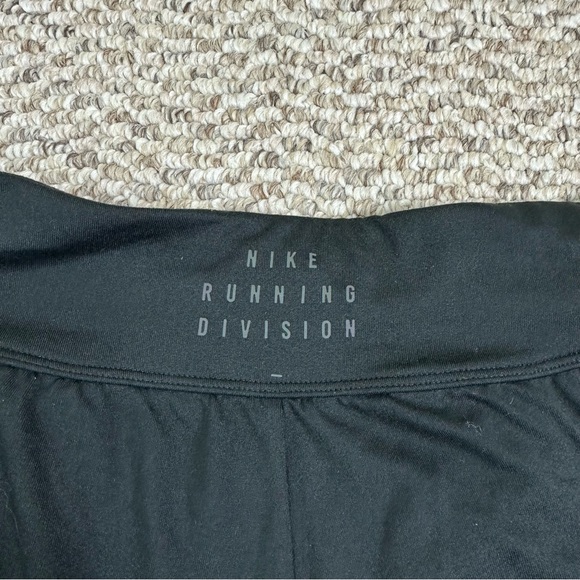Nike Therma Fit ADV Down Fill Running Division 3” Shorts Women’s Size Small - Picture 6 of 8